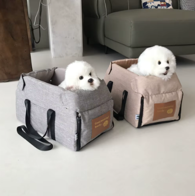siège de voiture pour chien rembourré avec harnais de sécurité et tissu imperméable pour confort et protection en déplacement
