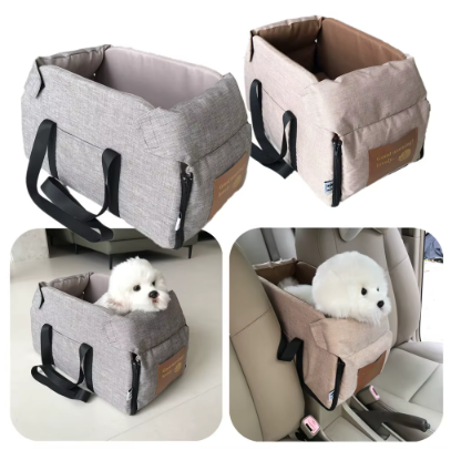 Siège de voiture pour chien rembourré avec harnais de sécurité et housse imperméable pour confort et protection en voiture